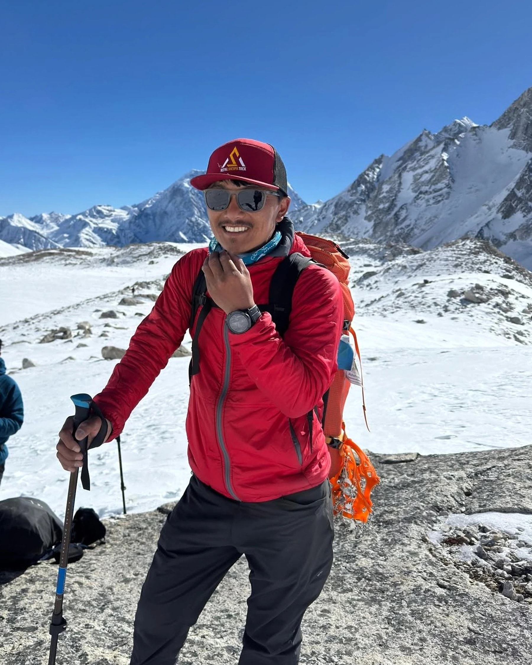 Ang Dawa Sherpa, LHJ trekking guide