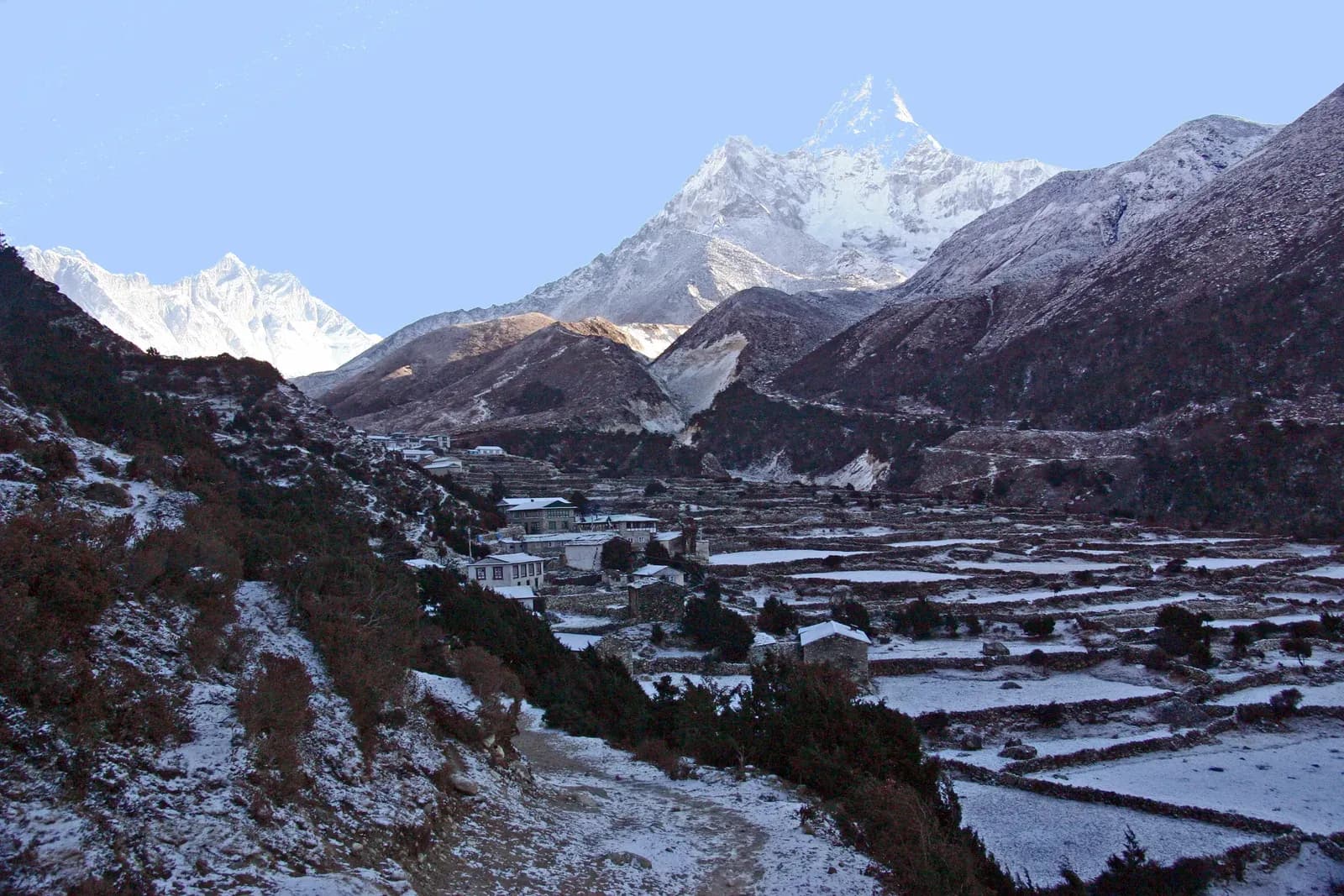 Dingboche acclimatisation hike toward Nangkartshang ridge on the EBC and Gokyo Cho La trek.