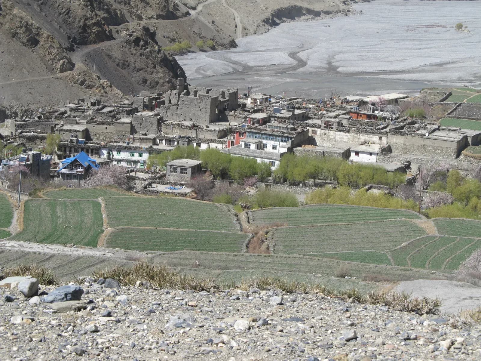 Road from Jomsom through the Kali Gandaki valley toward Pokhara.