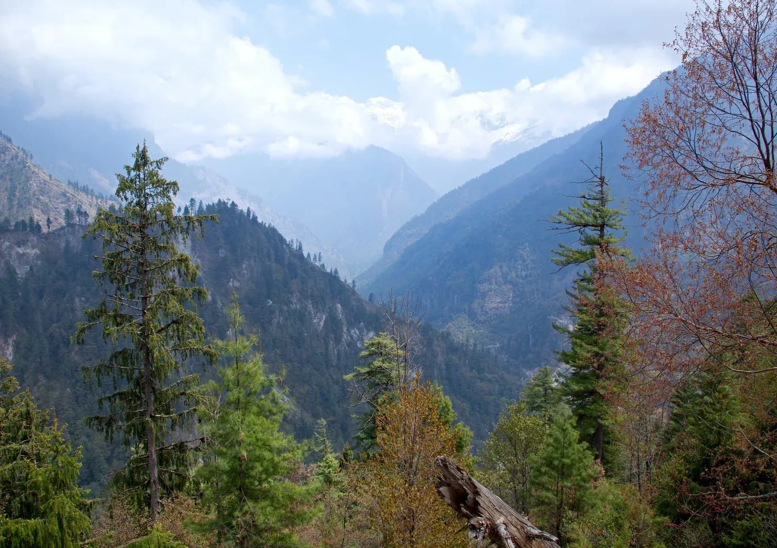 Approach to Braga village in the Manang valley on the Manang to Mustang Crossing.